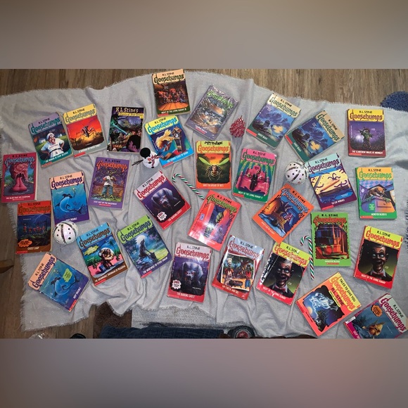 Goosebumps books Lot or can split up🤓 - Picture 4 of 4